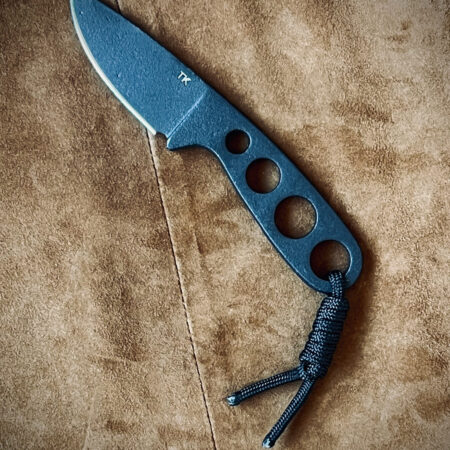 Neck Kinfe modelo Izula 2 (Carbono)